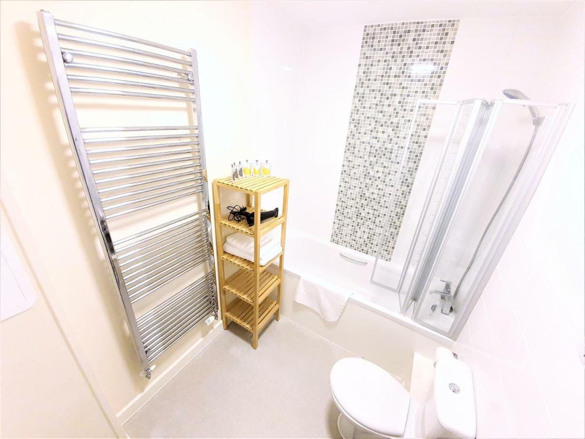 Salford Holiday Apartment Manchester Zewnętrze zdjęcie